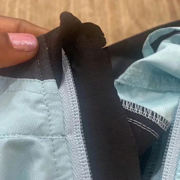 BROOKS Running Blue & Black Sleeveless Vest Full Zip Sz  Medium Reflective - Picture 7 of 7